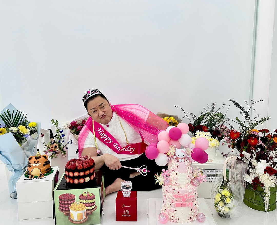 地表最強老公馬東石反差萌！54歲肌肉男星Hello Kitty慶生趴 私下寵妻無極限