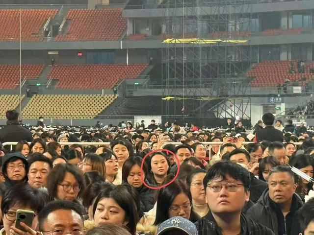 梅開三度！李宗盛「26歲女兒罕露臉」低調坐觀眾席　國外求學「長相洋氣不隨父母」