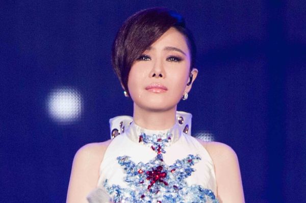 演藝圈最慘是她！江蕙當年「1億血汗錢」一夜散盡　幕後黑手「竟是親生大姊」含淚切割...