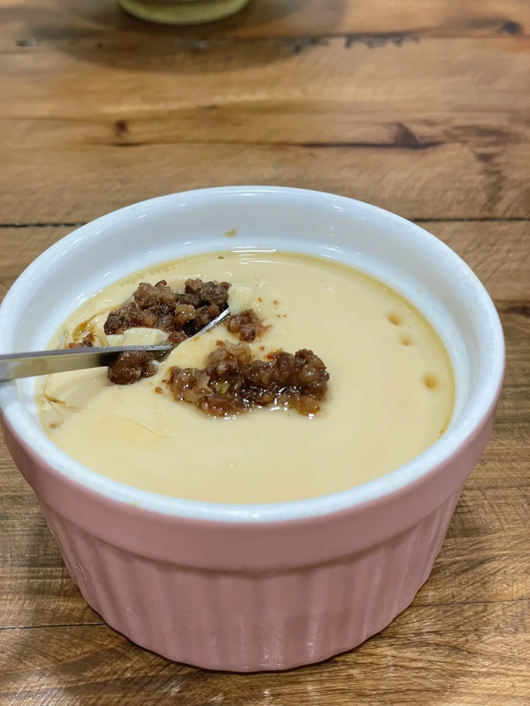 真的能吃嗎?他們在路邊啃「神祕巨大異形」畫面驚人 真實身分曝光「加進火鍋超美味」