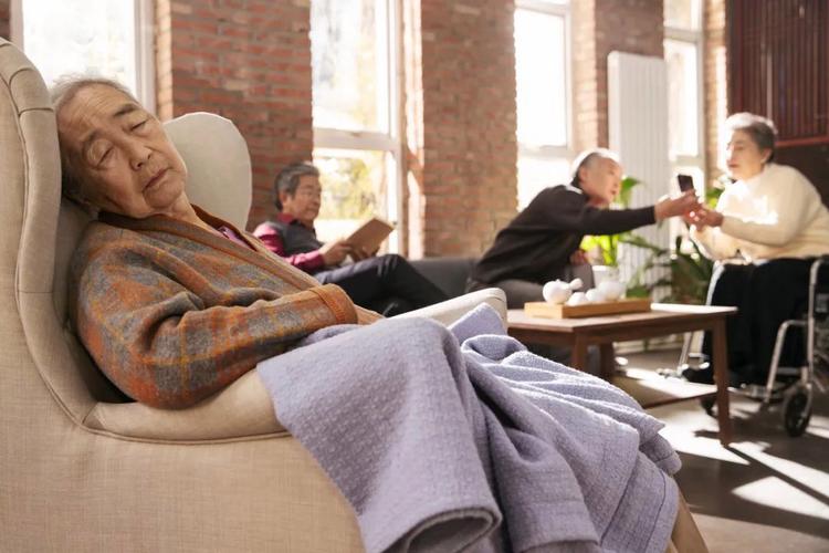 太胖太瘦都不行！老年人「最佳體重值」出爐　「控制在此範圍」晚年才健康