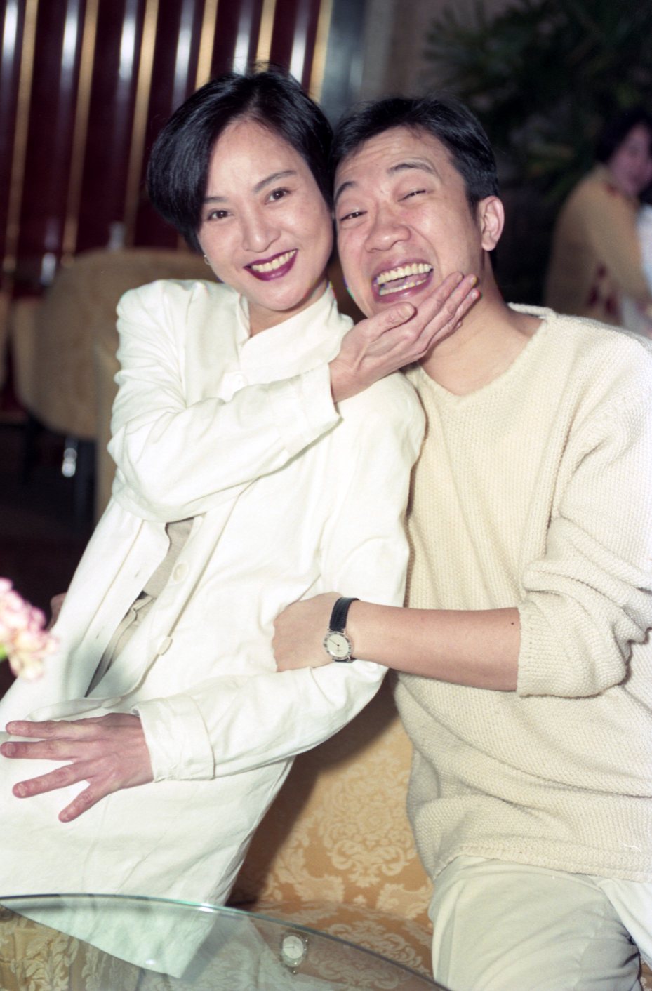 姊弟戀轟動全台！大咖主持「23歲當現成繼父」不後悔　願伺候妻一輩子「我要比她晚走」