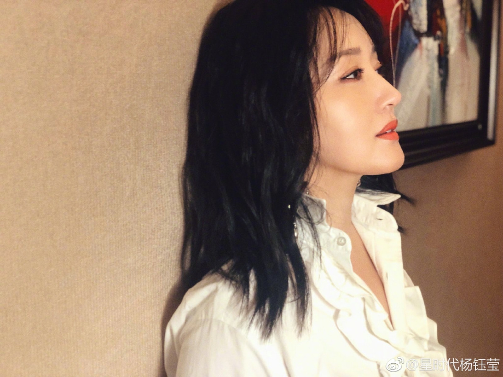 昔日第一玉女「無預警現身機場」！50歲卻「美得像30歲」：分手後過超好