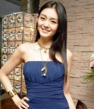 小S愛女堅強開工！17歲Lily最新亮相被讚「懷念大S最好禮物」　網發現亮點淚喊「姨媽最佳接班人」❤️