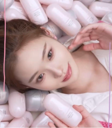 小S愛女堅強開工！17歲Lily最新亮相被讚「懷念大S最好禮物」　網發現亮點淚喊「姨媽最佳接班人」❤️