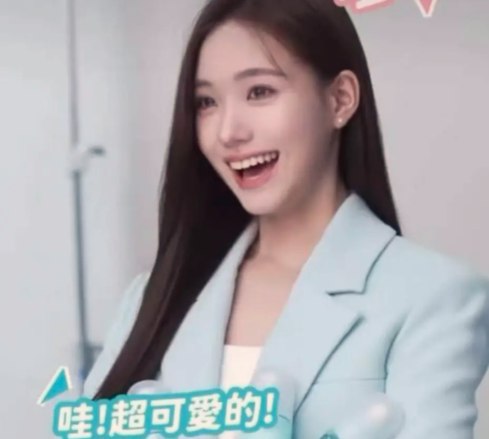 小S愛女堅強開工！17歲Lily最新亮相被讚「懷念大S最好禮物」　網發現亮點淚喊「姨媽最佳接班人」❤️