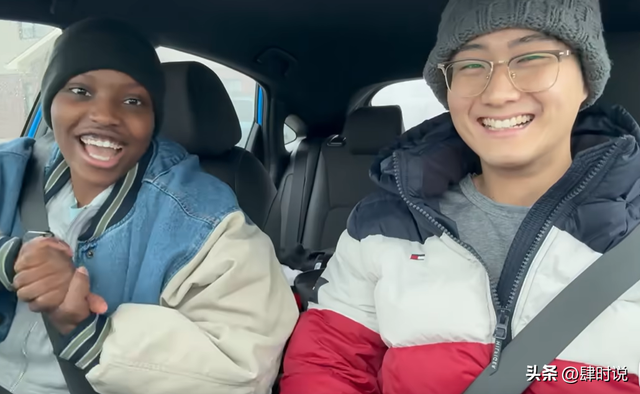 跨越膚色和文化差異!年輕帥哥「 娶走黑人女孩」曾被爸媽反對 如今「生下寶貝孩子」近況引熱議