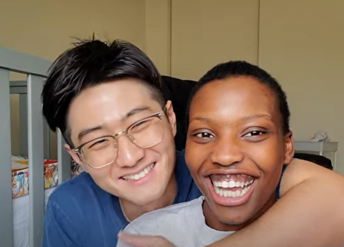 跨越膚色和文化差異!年輕帥哥「 娶走黑人女孩」曾被爸媽反對 如今「生下寶貝孩子」近況引熱議