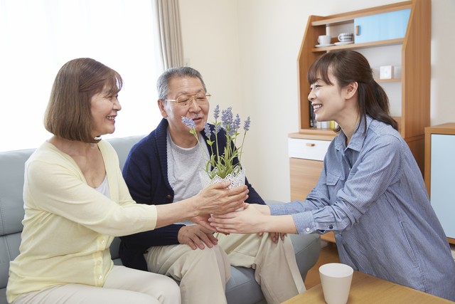 住兒子家幫帶孫!高學歷媳婦竟酸我「是她和老公的第三者」 短短6句話「瞬間讓我無地自容」