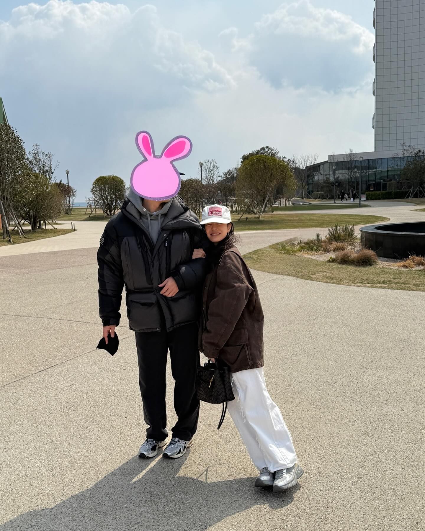 孫藝真罕見放閃！與玄彬甜蜜同框 全身精品行頭總價驚人
