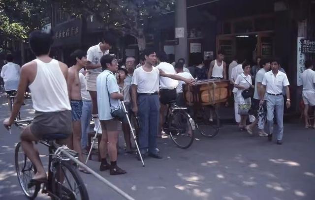 父親離世、母親重病！寄居舅舅家八年「姑姑突然現身」 存摺裡的秘密讓我淚崩