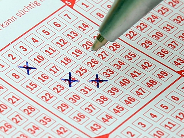 男子6個號碼全中「頭獎高達2.8億」！卻因「1原因」扼腕無法領獎：太扯了