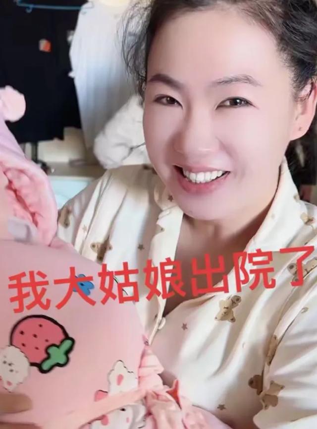父母反對也不管！26歲小鮮肉「娶大11歲娶富婆」被各界看衰　如今結婚3年「現況卻讓人驚呆」