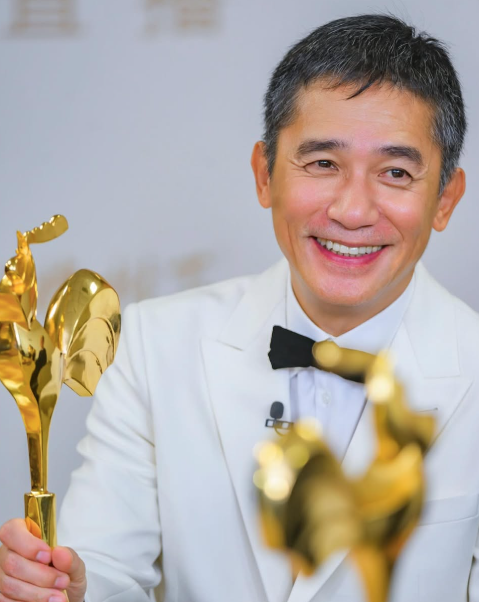 遭酸淪普通老頭！62歲金馬影帝「戴墨鏡現身街頭」被拍到　下秒「走進一家店」網盛讚：果然是真愛