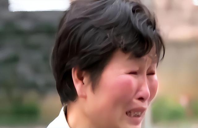 放學回家出事！9歲女孩被綁床上「6天不給食物不給水」　親媽開庭淚訴原因：「我都是為她好啊...」