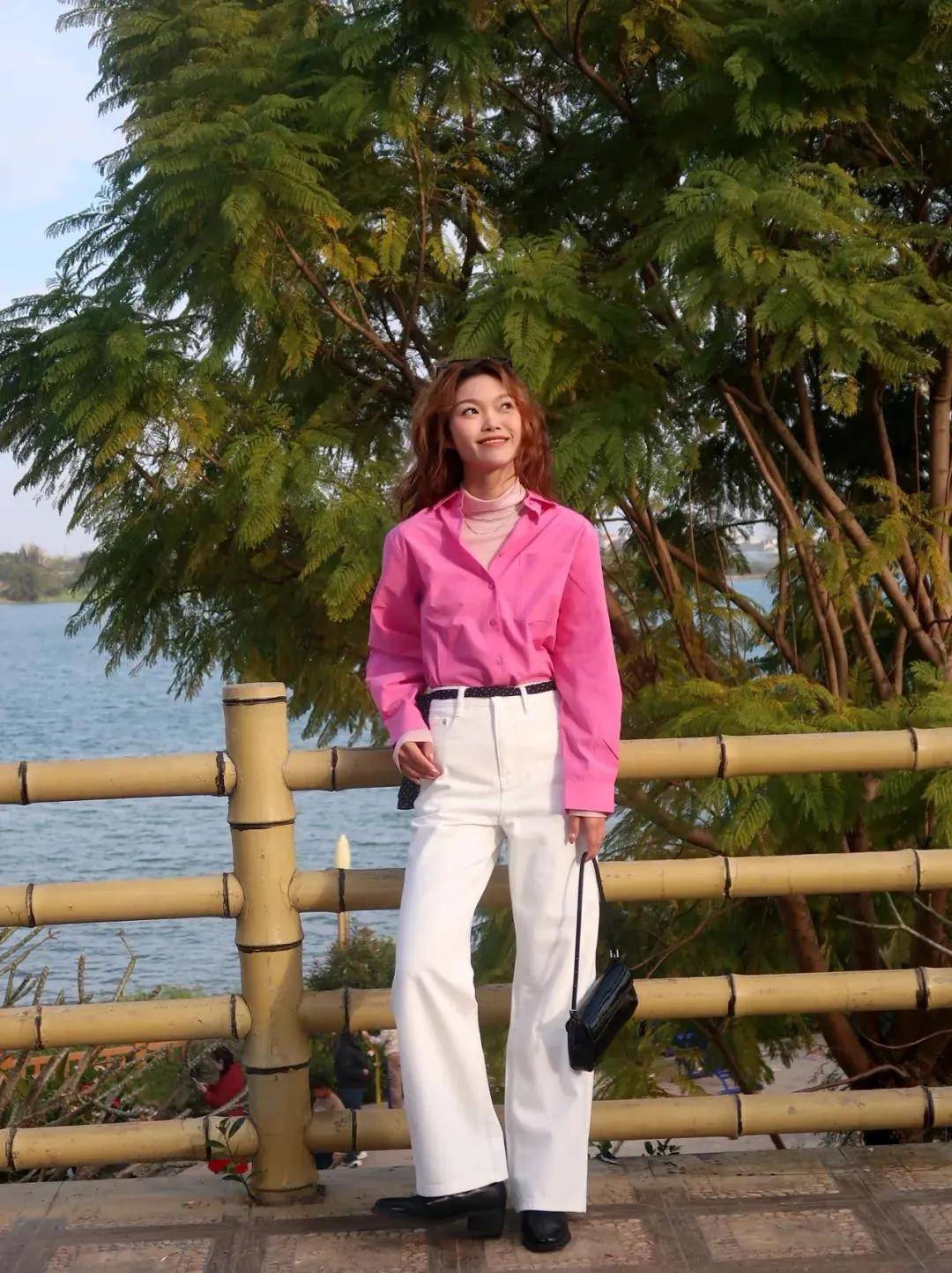 絲巾不只繫脖子！教你「9種不老氣的繫法」超乎想像　一條小小絲巾「能遮肉、能顯瘦」