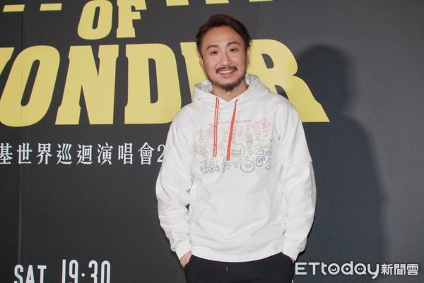 53歲歌王鄭中基驚爆婚變！妻子餘思敏生日文藏玄機　父親鄭東漢回應：「不要拖我下水」