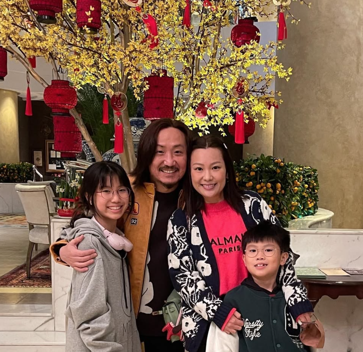 53歲歌王鄭中基驚爆婚變！妻子餘思敏生日文藏玄機　父親鄭東漢回應：「不要拖我下水」