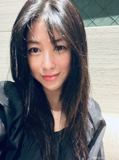 「大陸第一美」朱珠產後真實狀態曝光！網友狂讚：自然美才是真美