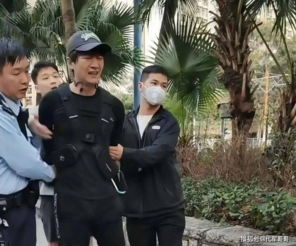 昔日男神墮落！知名男星「做外送慘遭逮捕」狼狽模樣曝光　網一聽原因搖頭：「是他罪有應得...」