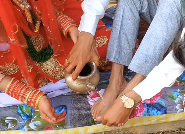 為愛遠嫁尼泊爾!她在結婚當天「被逼喝丈夫洗腳水」 婚後被婆家「狂潑牛尿羞辱」崩潰:被當瘟神對待...