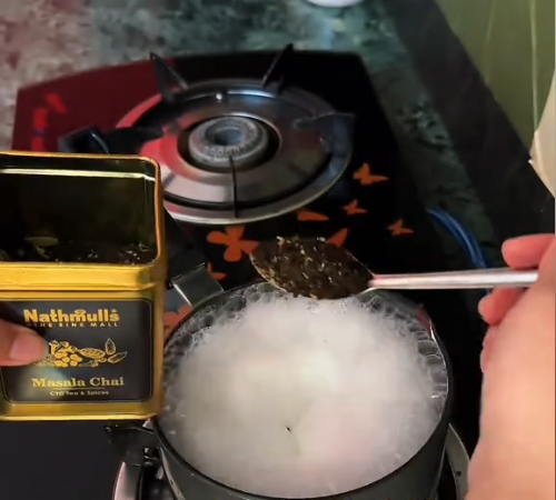 為愛遠嫁尼泊爾!她在結婚當天「被逼喝丈夫洗腳水」 婚後被婆家「狂潑牛尿羞辱」崩潰:被當瘟神對待...