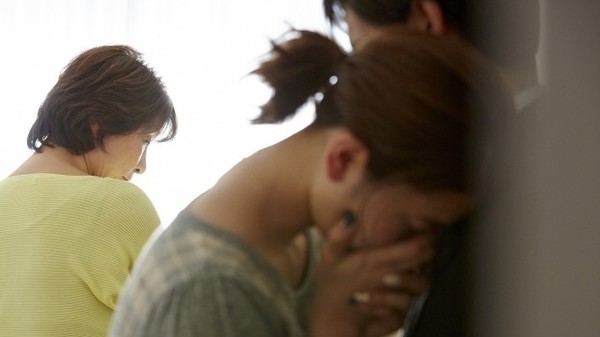 媽寶丈夫怨「娶妻愧對父母」 妻提解方反遭嗆「妄想症」 網友怒勸：快逃！