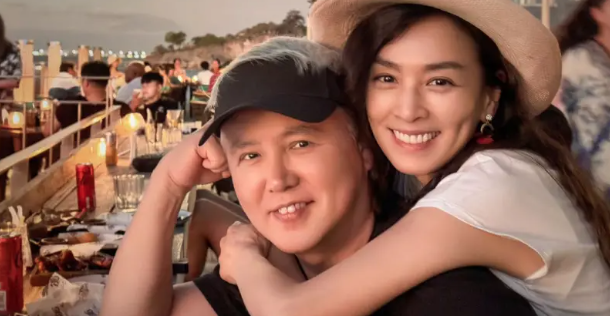 張庭愛女16歲登時尚伸展台！172cm超模身材驚艷全場，高EQ回應負評：「自己開心就好」