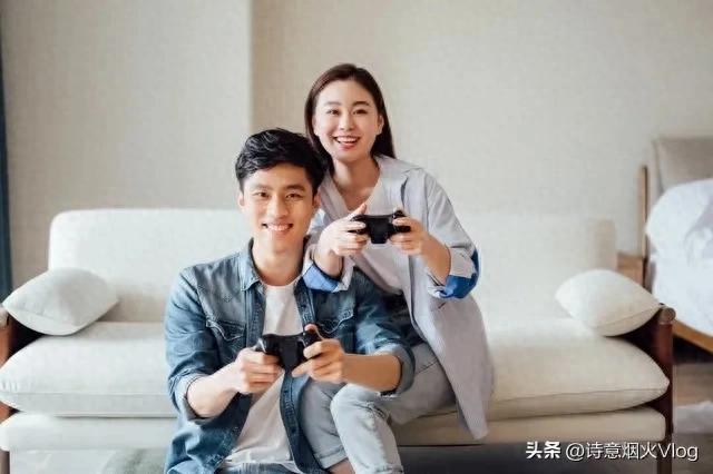 相伴15年的二婚老伴去世！「正想收行李走人」繼子拿出了遺囑，我看完淚流滿面...