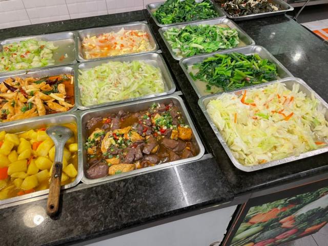 被坑了？台東自助餐「2份便當500元」菜色曝光　他傻眼「拿養樂多再加20」店家出面回應了