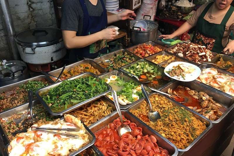 被坑了？台東自助餐「2份便當500元」菜色曝光　他傻眼「拿養樂多再加20」店家出面回應了