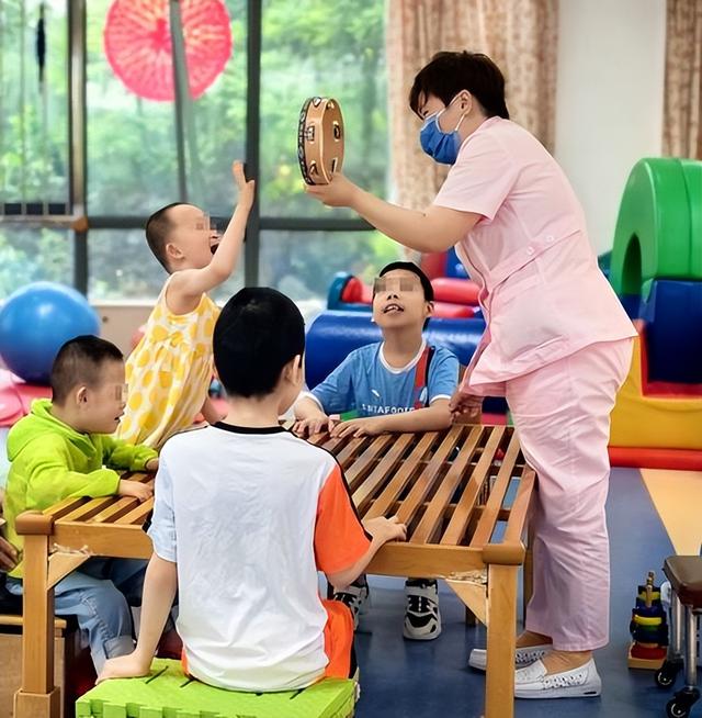 高齡懷孕！女子8個月「突腹痛不已」緊急剖腹　醫生驚呼「子宮裡沒孩子」：疏忽一事惹禍