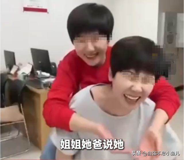 聚會遇見「和自己長一模一樣的人」！連興趣都像成為閨蜜　一年後「突然想到要驗DNA」結果傻了