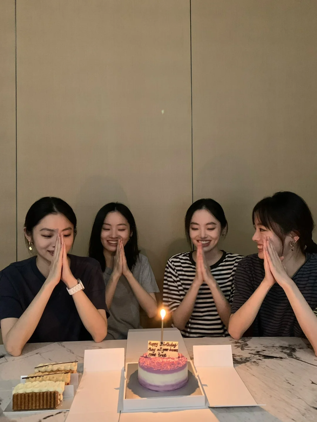 她們是「最美四胞胎」！25年共用一張臉「同時考進世界名校」　「現狀曝光後」網友們服了