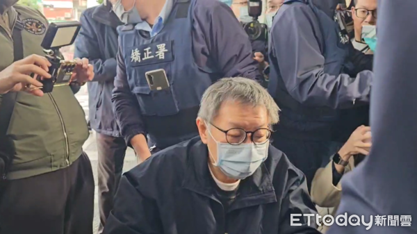 柯文哲緊急手術取出0.5公分結石 醫療團隊曝術後狀況良好 醫生警告：延誤治療恐致腎功能嚴重受損