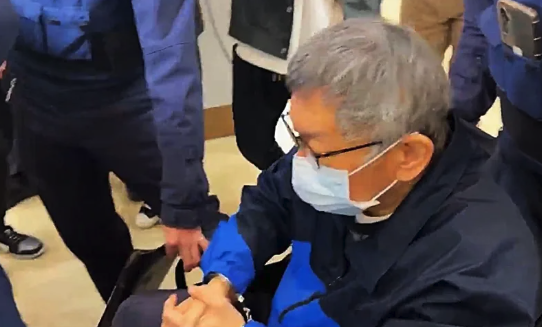 柯文哲緊急手術取出0.5公分結石 醫療團隊曝術後狀況良好 醫生警告：延誤治療恐致腎功能嚴重受損