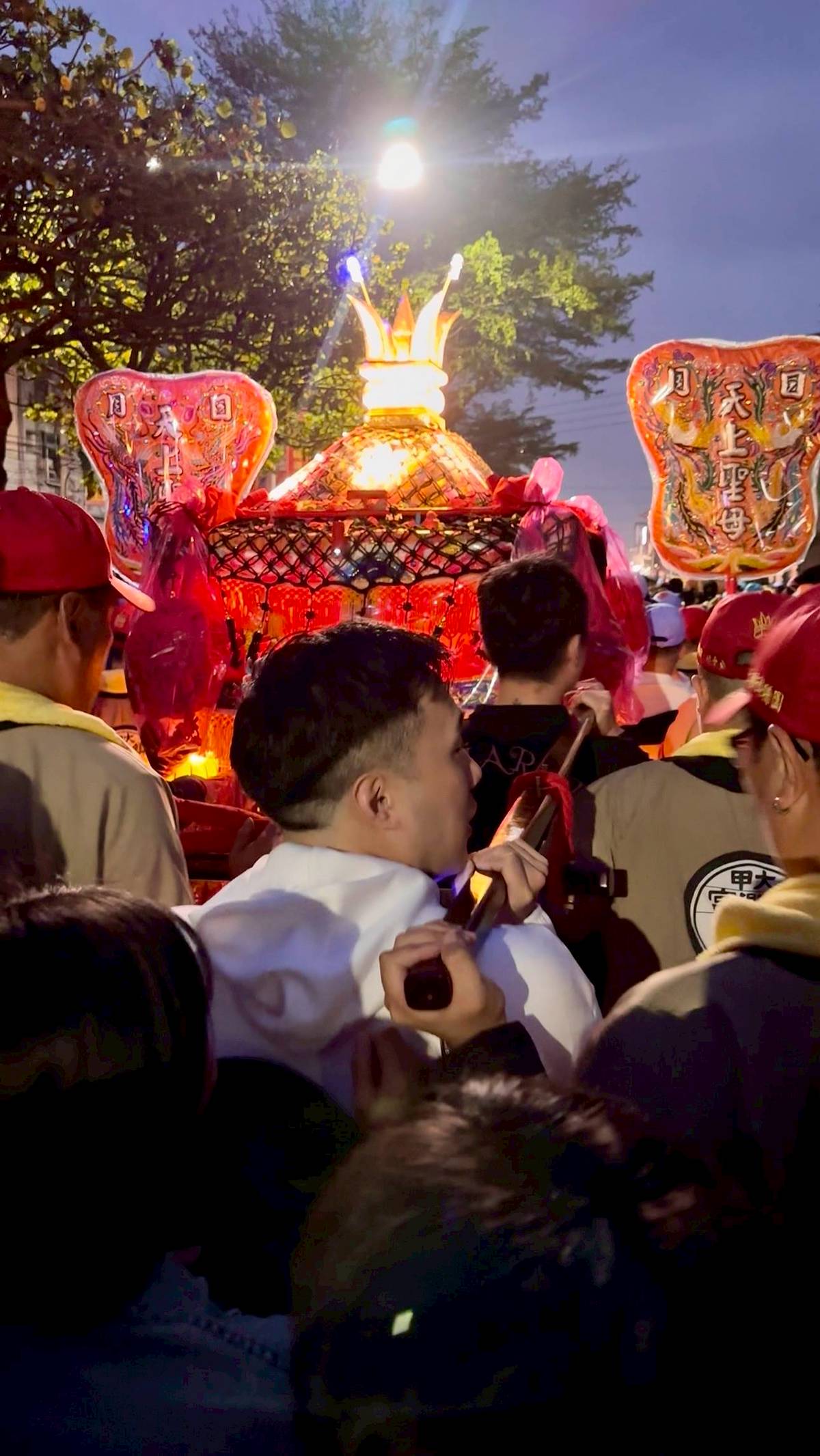 余祥銓孝心扛轎祈福 媽祖顯靈助圓生子夢 夫妻幽默談二胎計畫