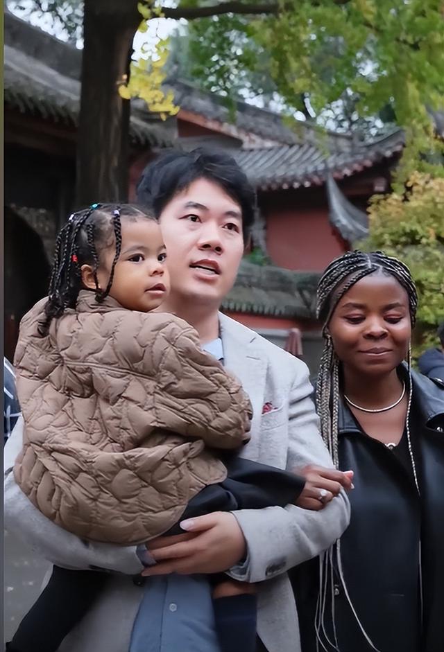 異國婚不被看好！36歲男子「娶非洲酋長女兒」遭眾人嘲諷　如今每月「自動進帳31萬」網全跪了：他才是人生贏家