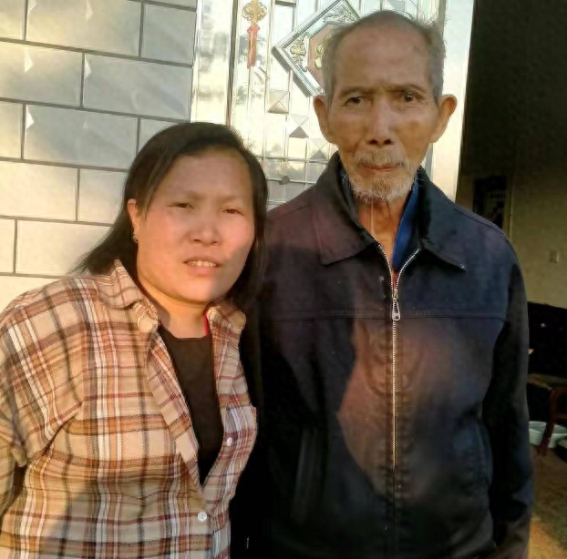 真愛不分年齡!26歲女子「倒追71歲老頭」還結婚生子 被全村人唾棄10年「如今卻成人生贏家」...