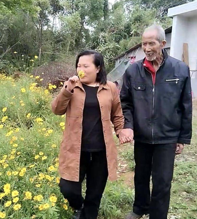 真愛不分年齡!26歲女子「倒追71歲老頭」還結婚生子 被全村人唾棄10年「如今卻成人生贏家」...