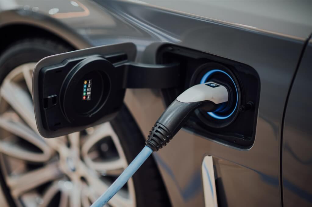 宿舍電動車充電釀火災！男大生90%燒傷植皮12次　家屬怒控室友家屬僅賠4.4萬還要求簽諒解書