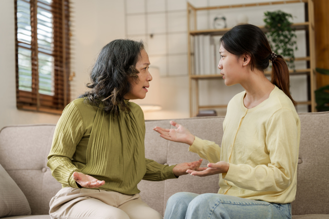 照顧開刀後婆婆！公公搬進來耍廢「還吃掉婆婆補品」　媳婦崩潰「2個月只給我這金額」：比外勞不如