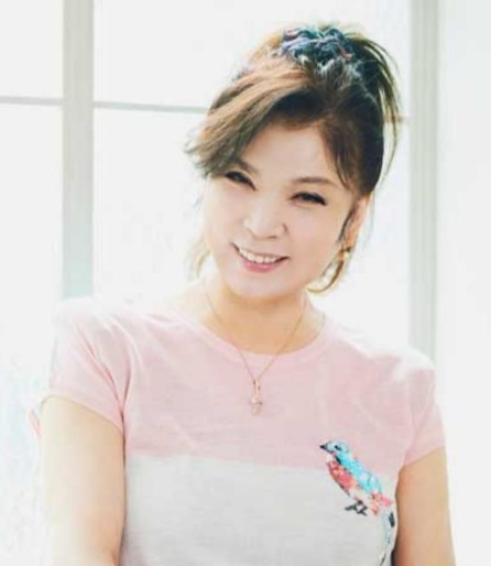 翁倩玉密友！73歲資深歌后「拒絕插管過世」　前男友竟拿私密照「大發死人財」