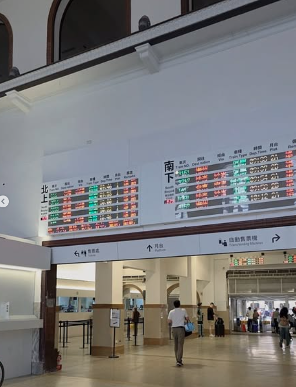 阿翔突PO「醫院自拍憔悴照」嚇壞粉絲！認了「摯愛檢查出腦瘤」：一收工就趕去醫院陪床