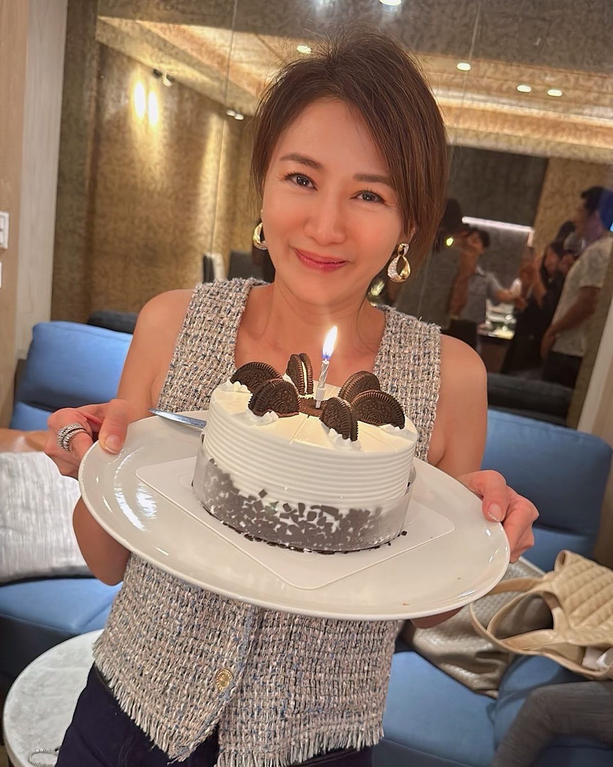 從螢光幕到事業巔峰！連靜雯戰勝怪病華麗轉身，45歲凍齡秘訣曝光