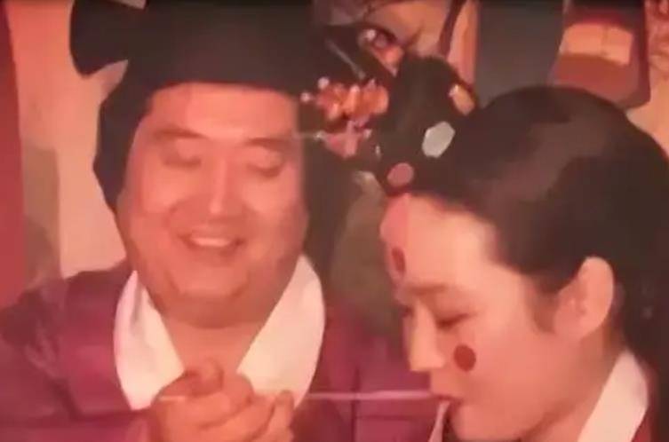 嫁進財閥變富太太！她婚後「被關進地下室吃剩飯」　悲痛留下遺書「56歲從大橋一躍而下」