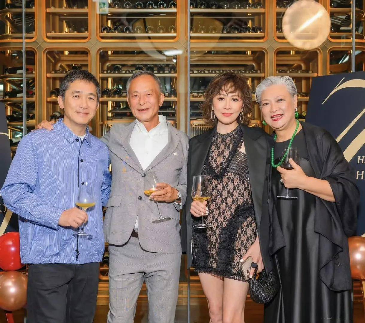 港圈傳奇再聚首！梁朝偉、周潤發無懼歲月痕跡 展現真正巨星風采