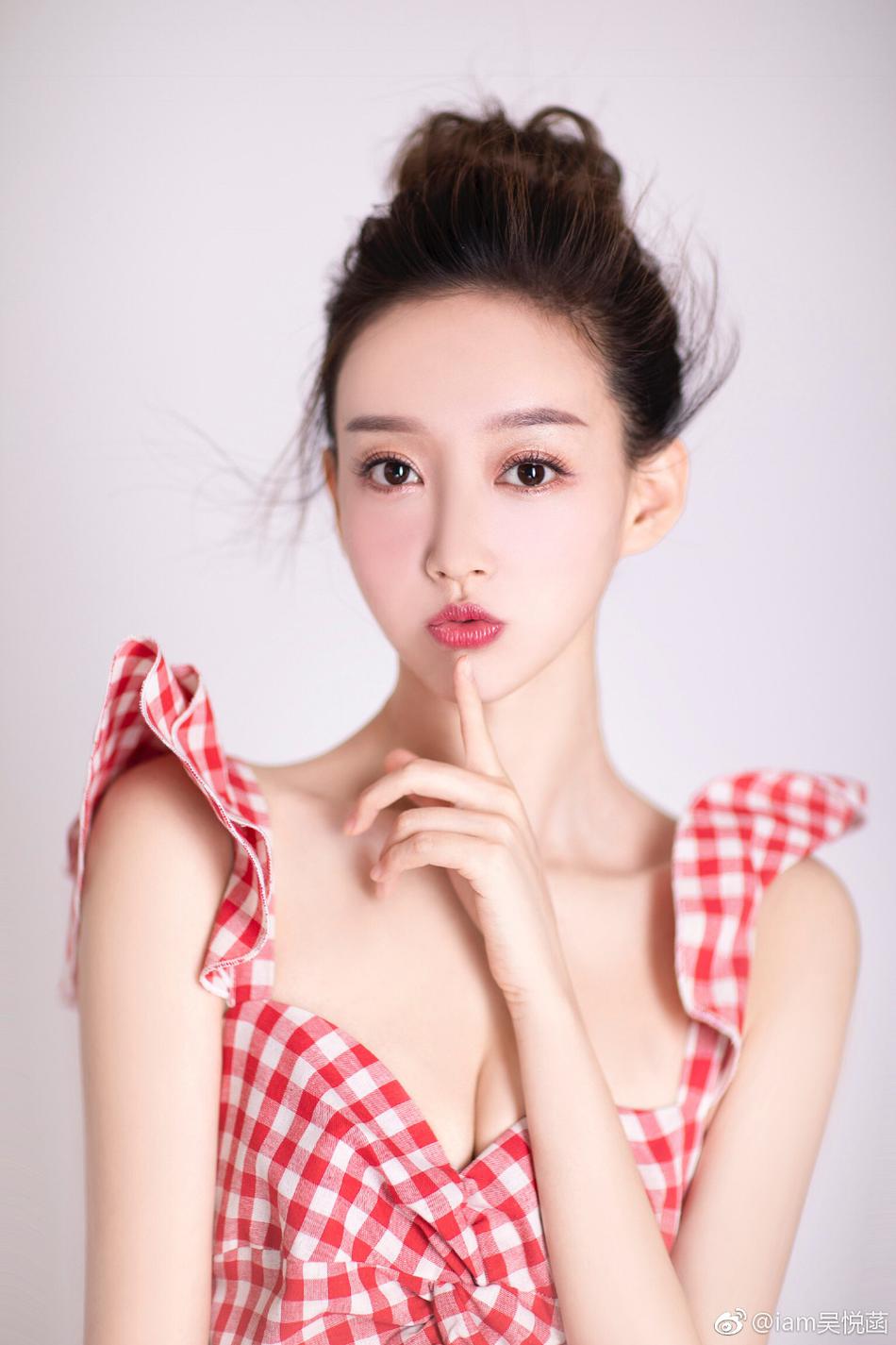 驚！34歲女星聞嬰兒腳致眼睛嚴重感染 醫生警告：寶寶這3部位細菌超多