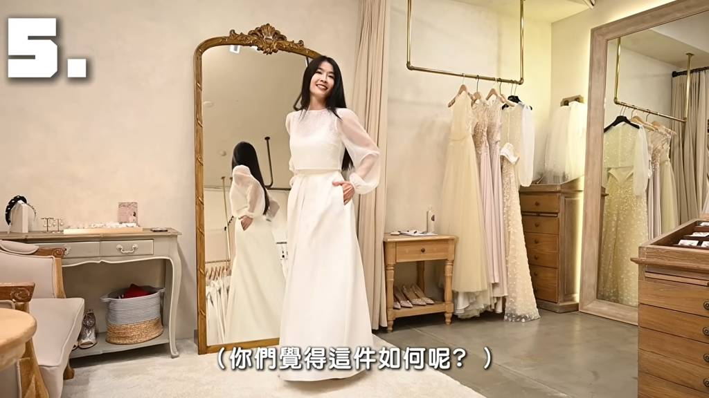 離婚8年傳喜訊！45歲小嫻「突穿婚紗現身」笑容燦爛　認「被問100次感情現況」鬆口回應了