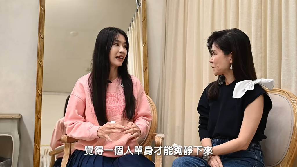 離婚8年傳喜訊！45歲小嫻「突穿婚紗現身」笑容燦爛　認「被問100次感情現況」鬆口回應了